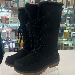 Universal Thread Black Winter Boots with Brown Sole